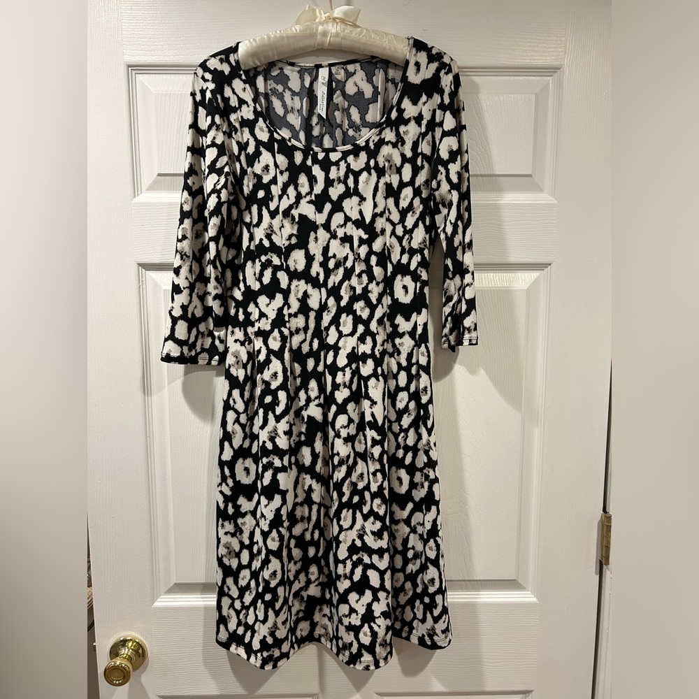 NY Collection search flattering dress.